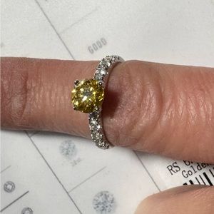 1.00 CT GRA Certified Round Brilliant Cut Moissanite Stone